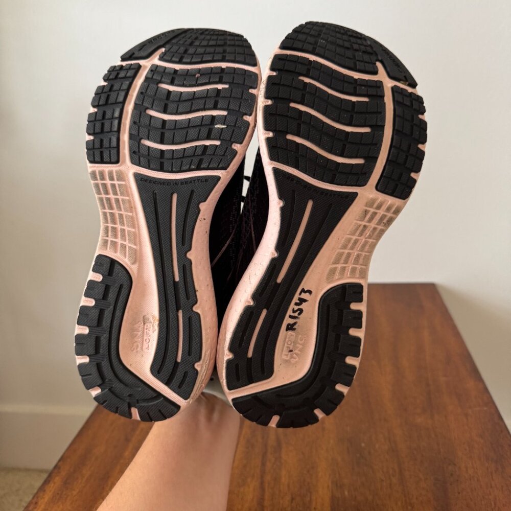 Brooks Glycerin 19 in Black and Pink - Picture 12 of 14